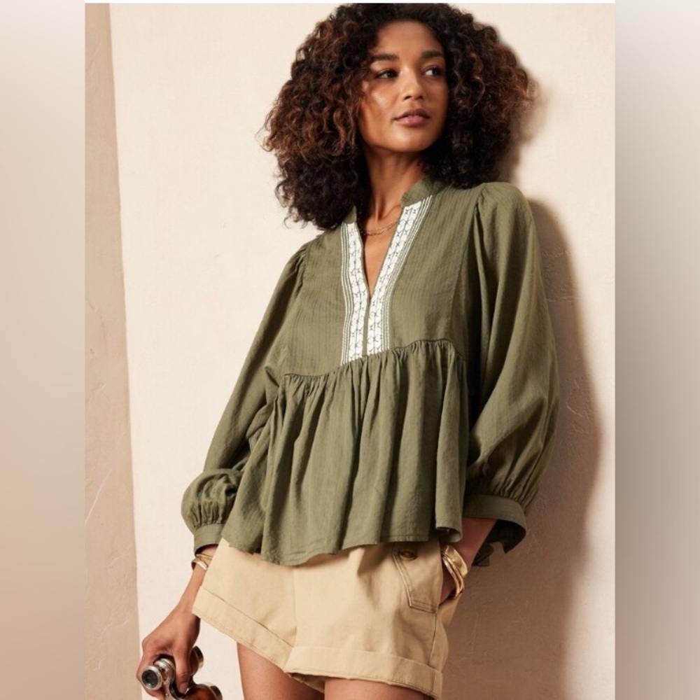 Banana Republic‎ Factory Women’s XS Petite Olive Green White Embroidered Blouse